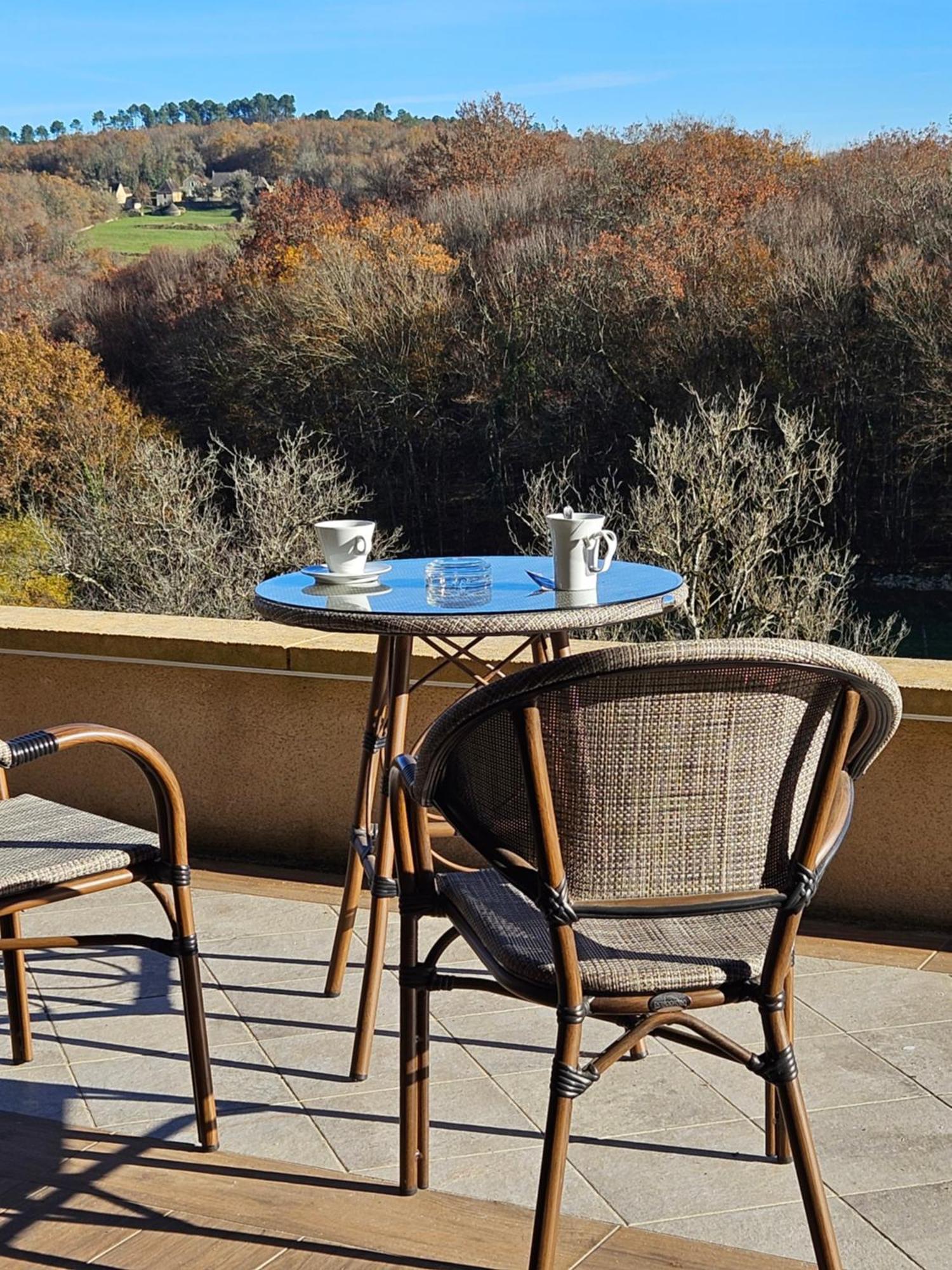 Отель Domaine De La Rhonie Meyrals Экстерьер фото