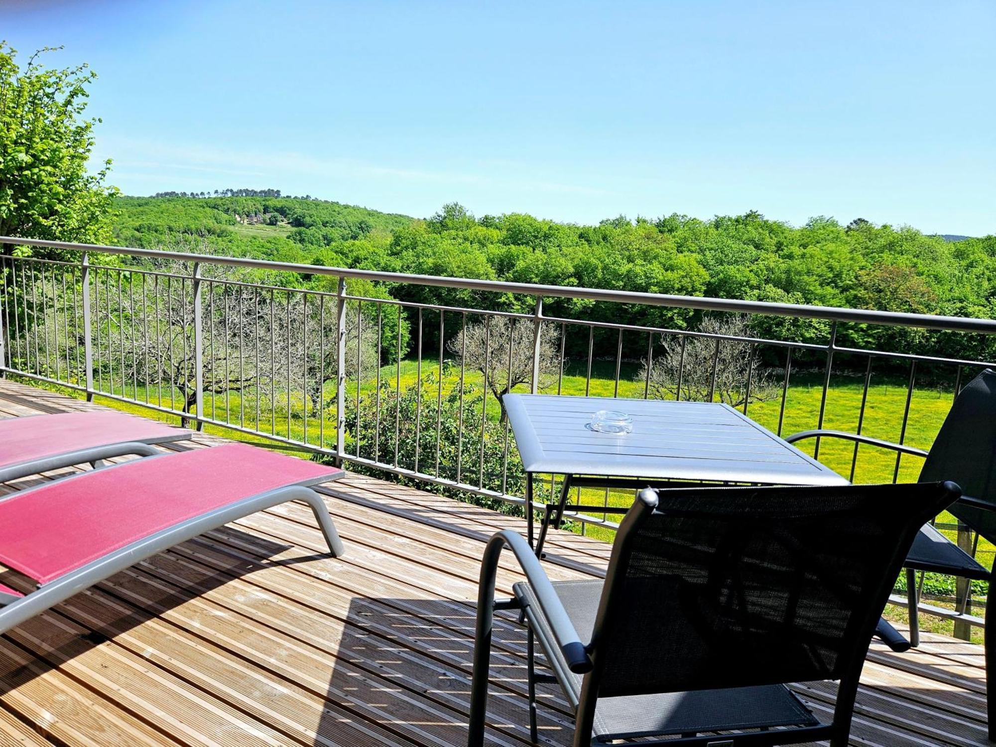 Отель Domaine De La Rhonie Meyrals Экстерьер фото